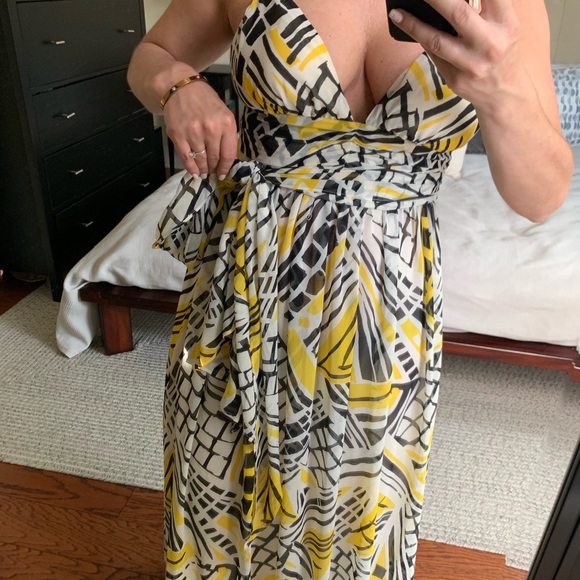 | stunning graphic wrap dress | - Picture 4 of 8